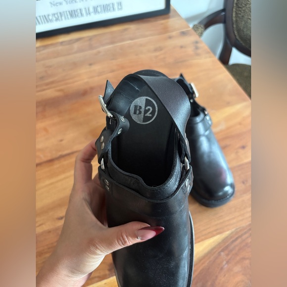 B2 Leather mules - Picture 3 of 5